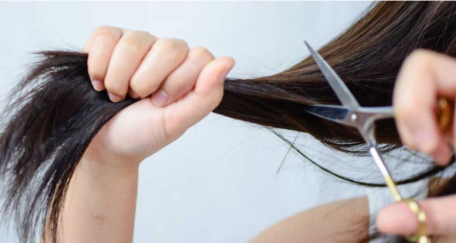 Mos i besoni më këto mite lidhur me prerjen e flokëve!